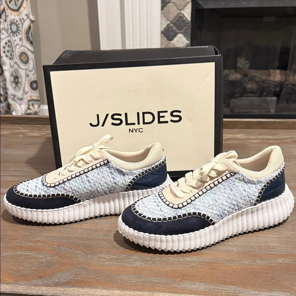 NEW IN BOX J/SLIDES Charlene Navy and‎ Cream Size 11
